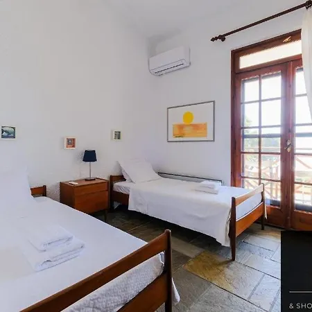 Casa Calma Beachfront 3bdrm Maisonette * مولا كاليفا