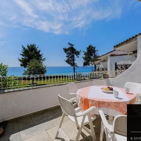 Casa Calma Beachfront 3bdrm Maisonette Case de vacanță Mola Kalyva