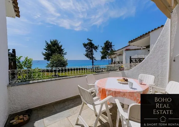Casa Calma Beachfront 3bdrm Maisonette بيت للعطل مولا كاليفا